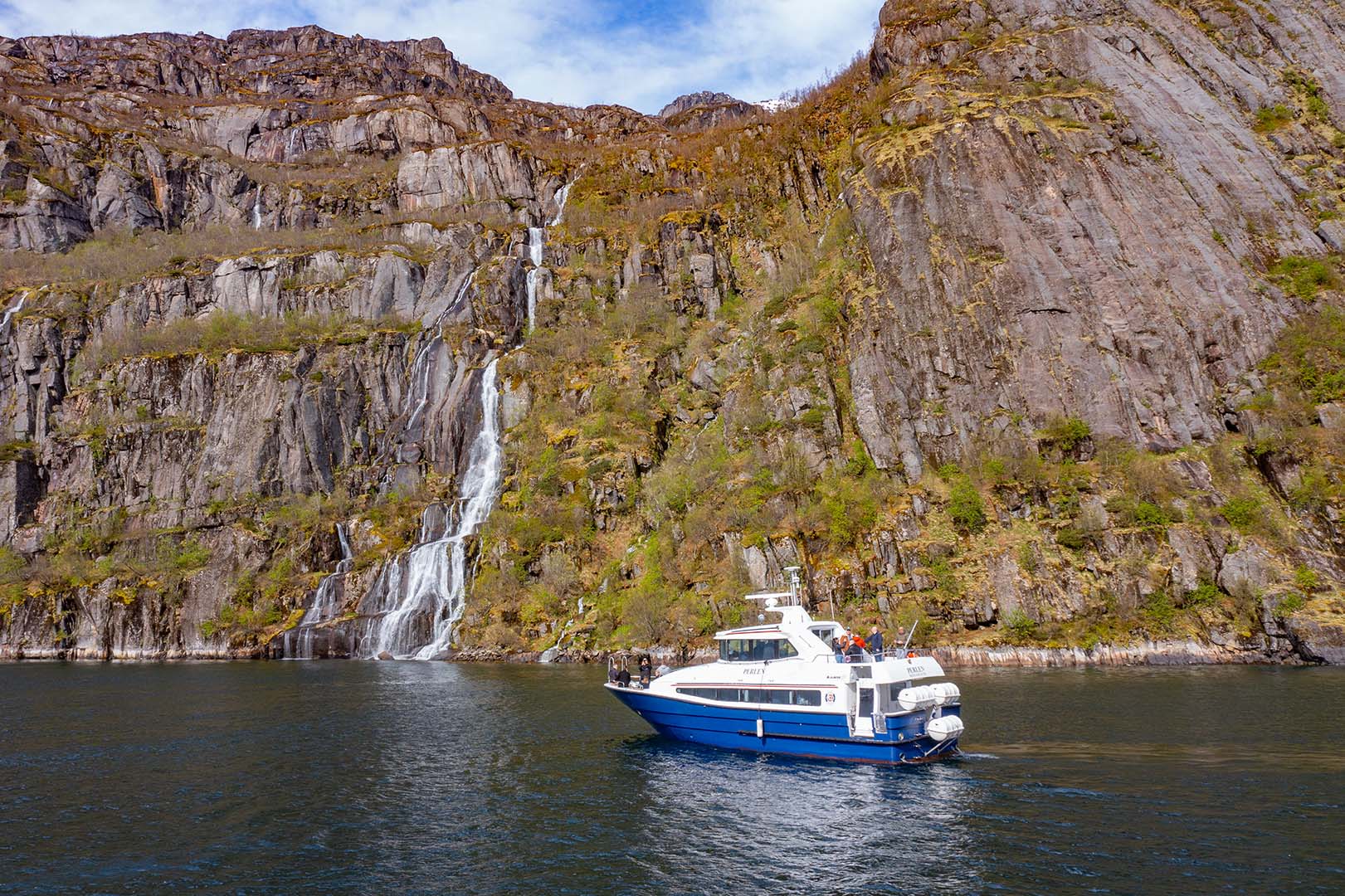 Fjord Cruise Vesterålen i Trollfjorden i Vesterålen